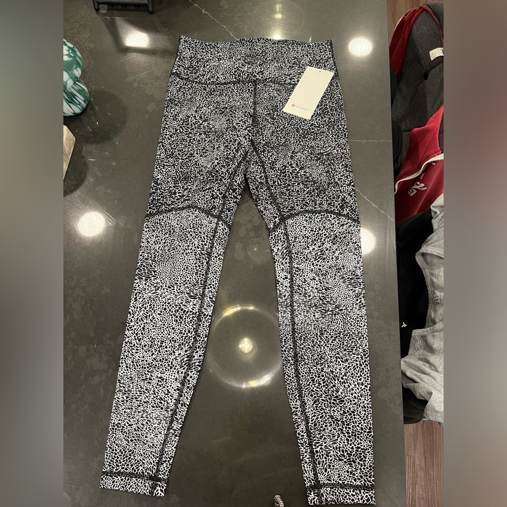 NWT Lululemon Wunder Under leggings